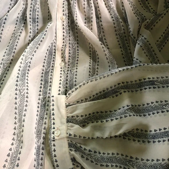 Lucky Brand Romantic Poet's Blouse. Sheer. Cream and Black. Medium - Picture 7 of 10